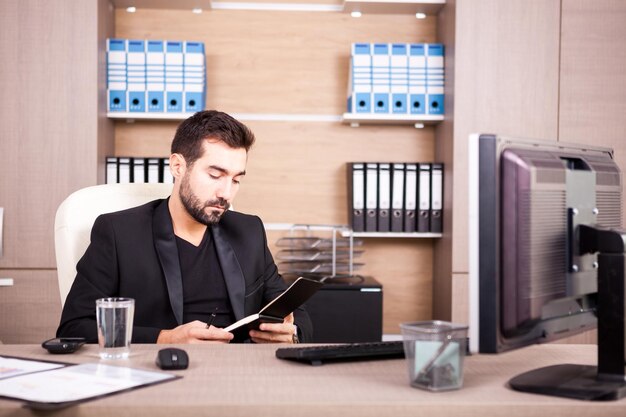 Administrator in business​